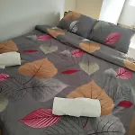 Cozy With Free Parking Апартаменты