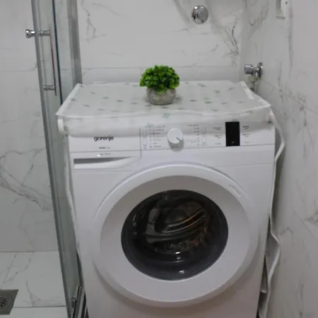 Cozy With Free Parking Апартаменты Скопье