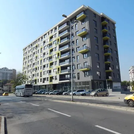 Апартаменты Cozy 1br Near Bus Station & Life