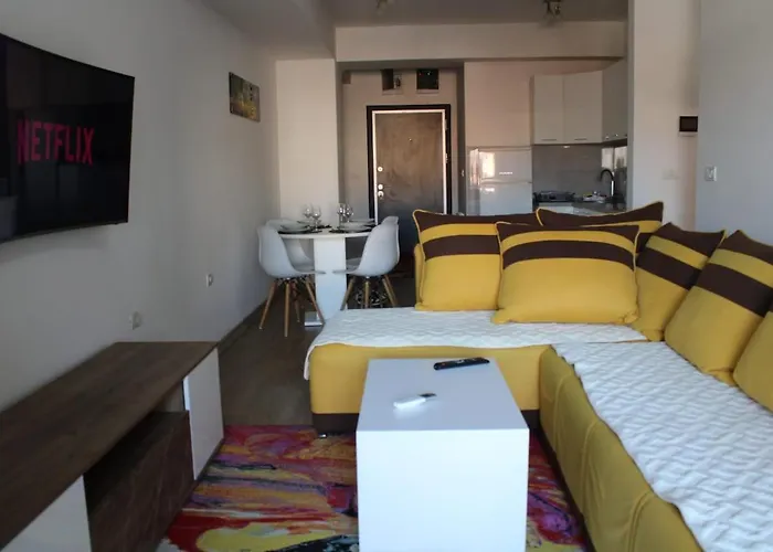 Апартаменты Cozy 1br Near Bus Station & Life Скопье