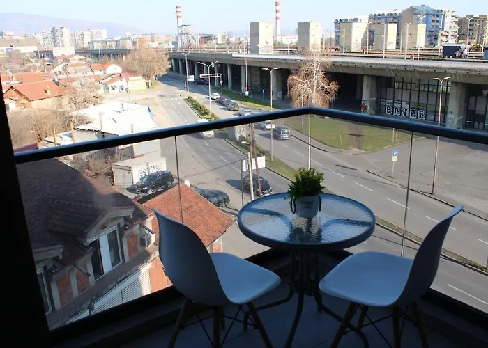 Апартаменты Cozy 1br Near Bus Station & Life *