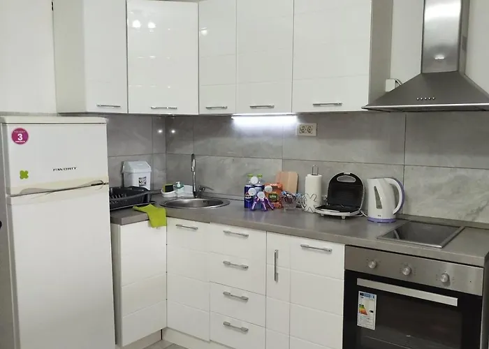 Cozy 1br Near Bus Station & Life Апартаменты *