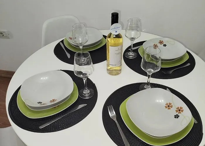 Апартаменты Cozy 1br Near Bus Station & Life