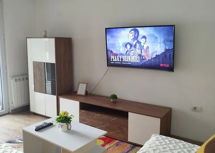Cozy 1br Near Bus Station & Life Скопье