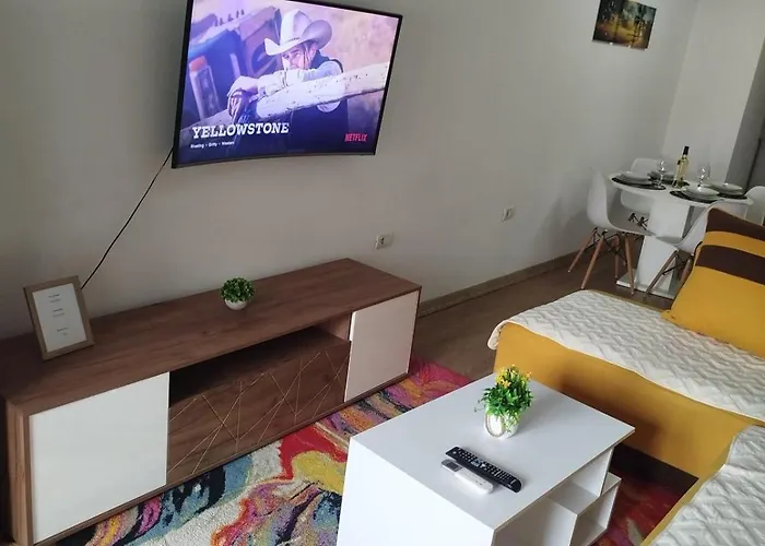 Cozy 1br Near Bus Station & Life Апартаменты *